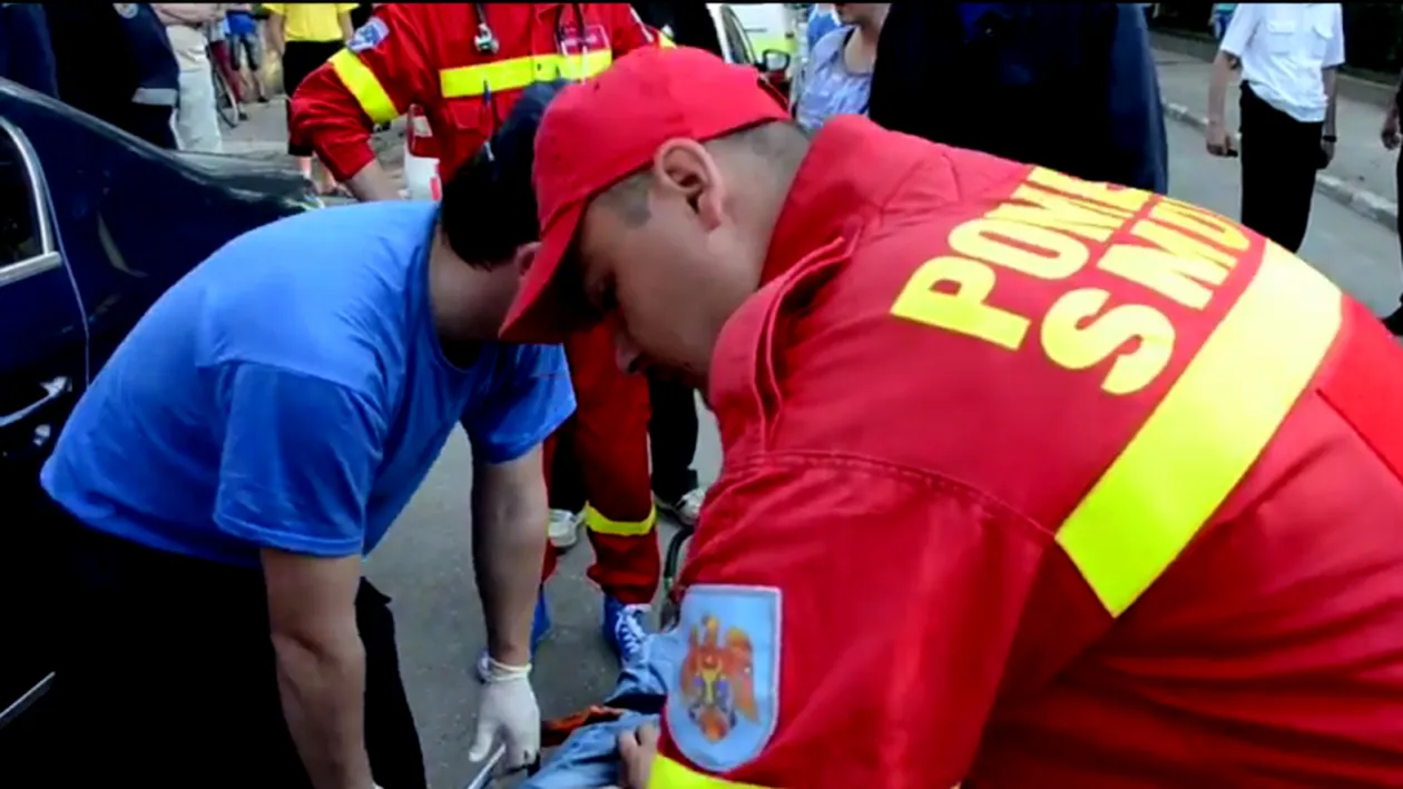 Grav accident de circulație în Mureș. Un TIR a intrat în coliziune cu două mașini