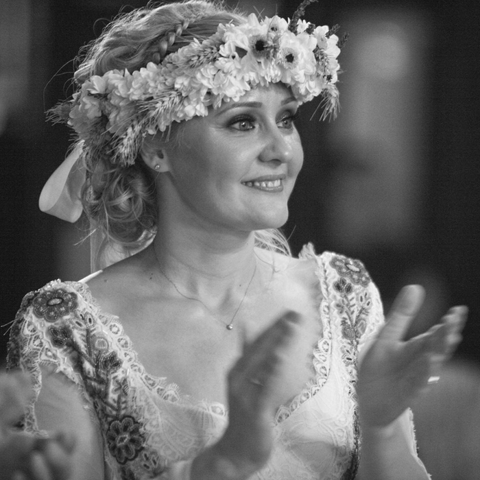 Elena Lasconi, mărturii sfâșietoare despre primul mariaj: “Aș fi divorțat a doua zi”. Ce îi facea primul soț vedetei de la Pro TV