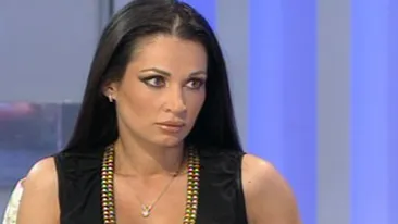 Nicoleta Luciu e mama deschisa la toate: Daca fata mea va vrea la 18 ani silicoane, o las si il conving si pe taica-su