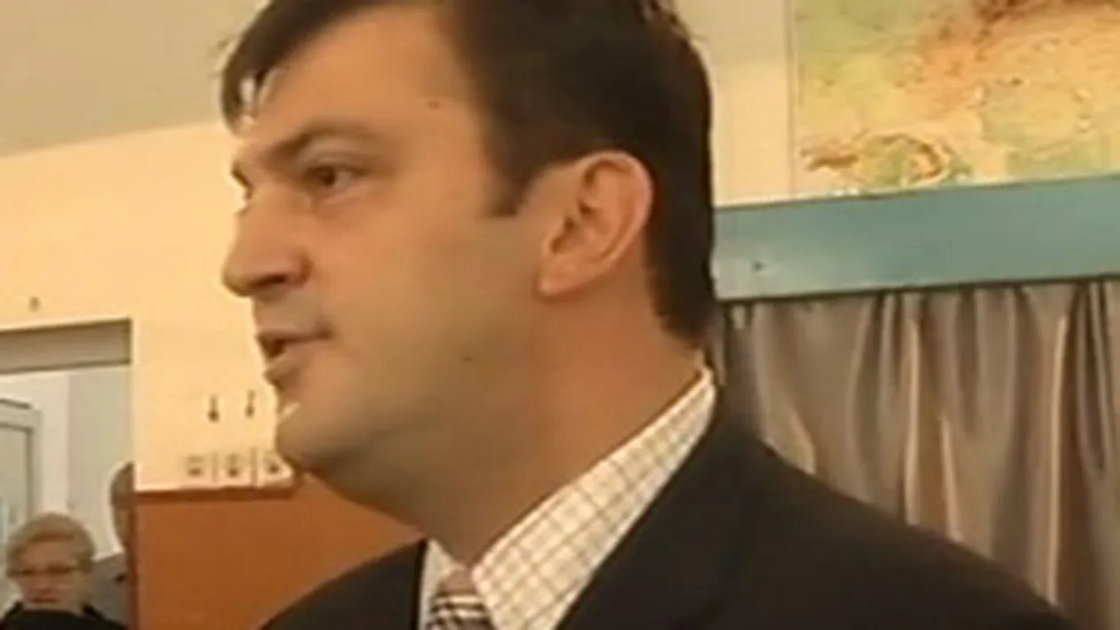 Alegeri locale. Rares Manescu a votat chiar la scoala la care a invatat: Cred intr-un Bucuresti mai bun, pentru ca putem schimba ceva!