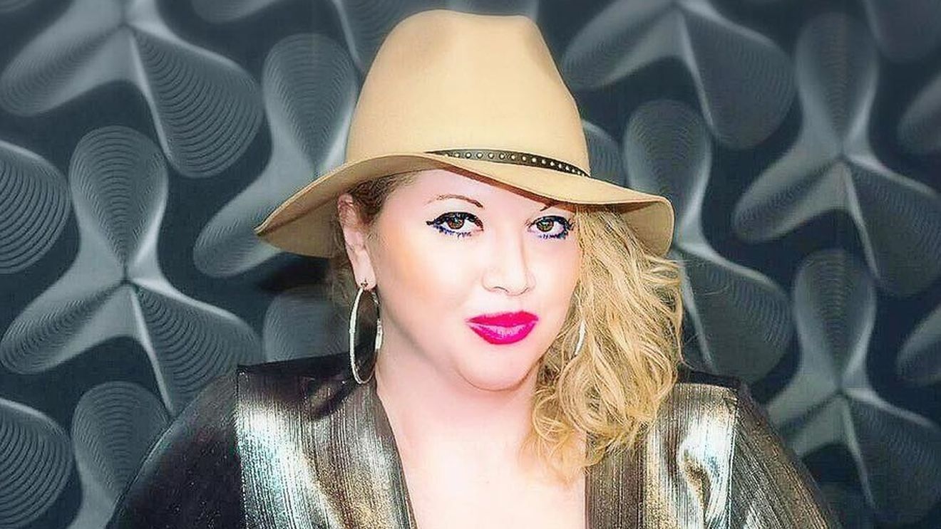Cum arăta OANA LIS la 17 ani. Imaginea face senzaţie pe internet: "Nicole Kidman de România!"