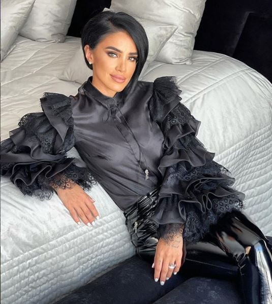 Adelina Pestrițu a dat-o în judecată pe Oana Zăvoranu