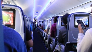 Turiștii care mergeau în Rodos au avut parte de un șoc în avion. Pilotul i-a invitat să coboare și le-a spus că au avut o idee proastă