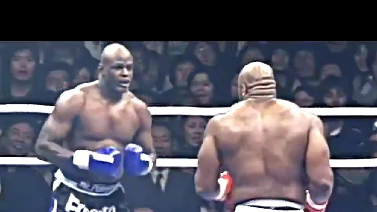Ăsta e meciul spectacol, dintre Bob Sapp și Ernesto Hoost! Spectatorii în delir! VIDEO