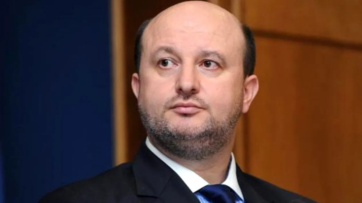 Daniel Chiţoiu, fost ministru, implicat într-un accident mortal! Maşina politicianului a fost lovită în plin