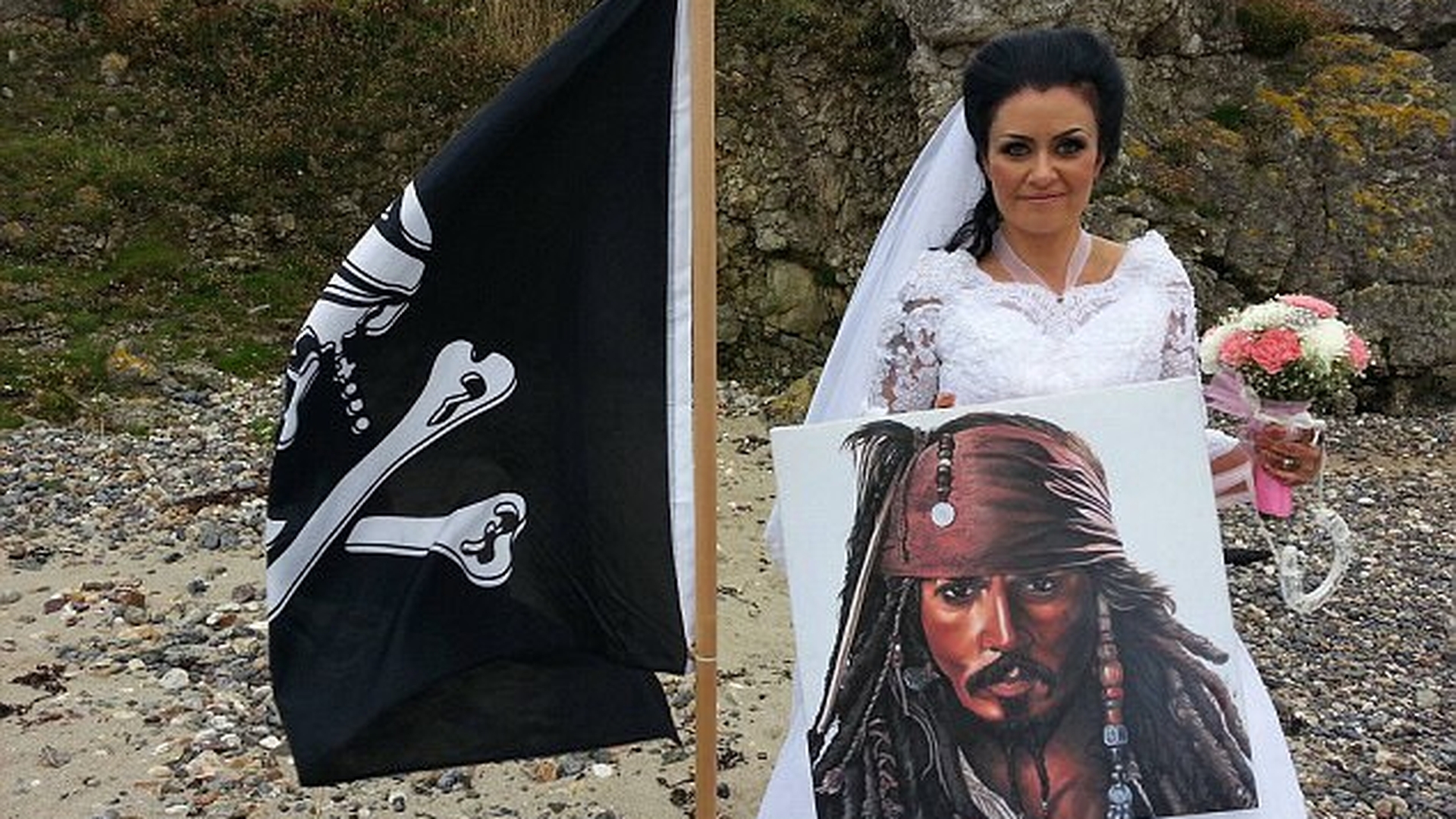 Femeia care s-a măritat cu fantoma unui pirat s-a decis să divorțeze! ”În loc să te iubească, începe să te bântuie”