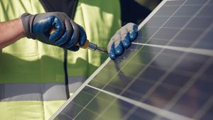 Bani de la stat pentru panouri fotovoltaice. Românii care îi vor trebuie să se grăbească