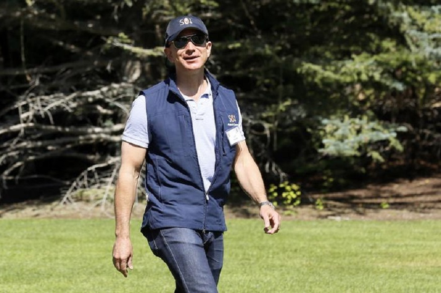 Jeff Bezos, bossul Amazon, cerut în căsătorie de Alesia, o moldoveancă din Vaslui
