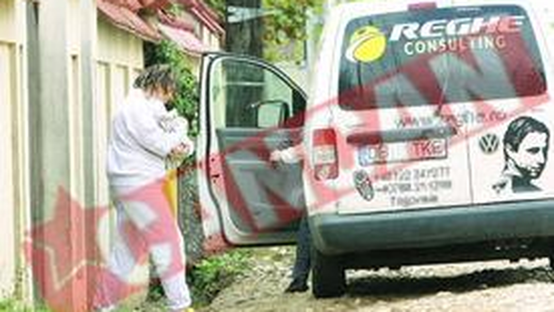 Si-a adus bebelusul pe furis in tara