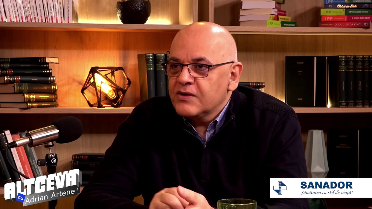Raed Arafat: "Când am demisionat. Eu nu vorbesc, și acum cu populația, în general, când circul în stradă, mă duc, umblu, mie oamenii îmi spun «bună ziua», zâmbesc. Unii vin, dau mâna, alții «putem să facem o poză?»" (Foto: captură video)