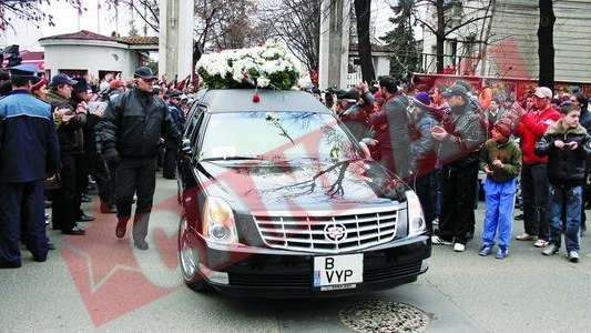I-au cantat imnul Romaniei la despartire