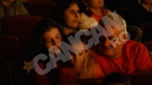 VIDEO Prima seara in oras cu familia, dupa divort! Irinel, Monica si Irina au fost la teatru!