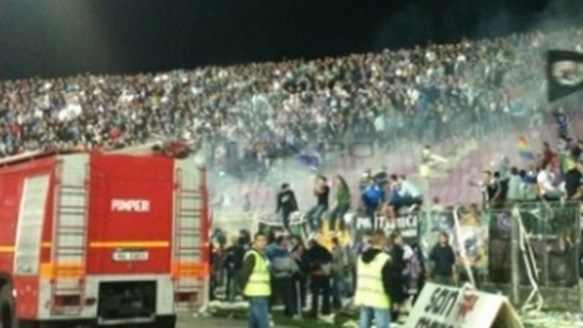 Incendiu, la meciul FC Timisoara - Steaua!