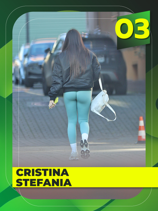 TOP 15 vedete care au renunțat la lucrurile scumpe pentru un accesoriu de câțiva lei. Memelușa, Delia și Ruxandra Luca au lansat noul trend al verii