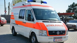 Opt răniţi într-un accident produs pe Valea Oltului. Două autoturisme s-au ciocnit frontal!