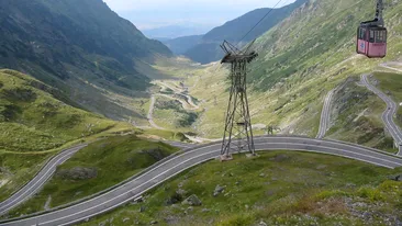 Defecţiune tehnică, dar şi eroare umană, cauzele accidentului de telecabină de la Bâlea