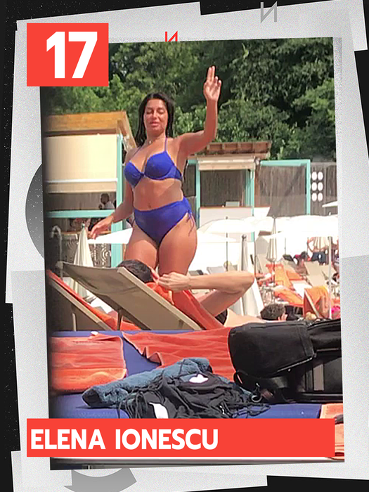 Top 20 dive dezinhibate, în poziții de infarct! S-au urcat cu picioarele pe șezlong și au arătat tot!