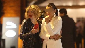 Un dandy de LOFT şi-a muşcat buzele când a văzut pe Ginuţa mulată toată! Apariţie răvăşitoare la 3 dimineaţa