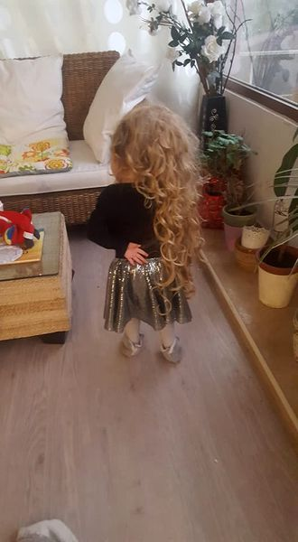 Sânziana Buruiană vrea să facă vedetă din fiica ei de doi ani! Și-a dus micuța la salon și…