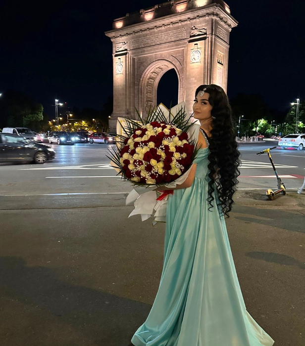 Anabela, prințesa țiganilor, și-a sărbătorit majoratul pe lux și opulență/ Sursa foto: Captură TikTok