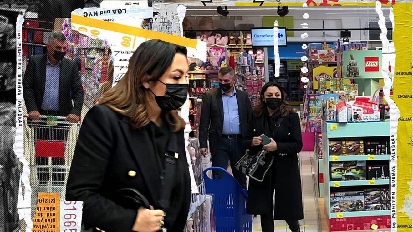 Andra l-a “concediat” pe Moș Crăciun. A luat căruciorul de coarne și s-a ocupat personal de listă, ajutată de un "elf" de încredere