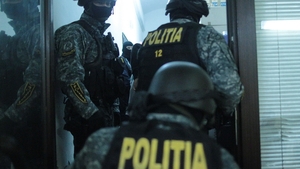 Bătaie cu săbii între două clanuri în centrul Capitalei, după o tamponare în trafic!