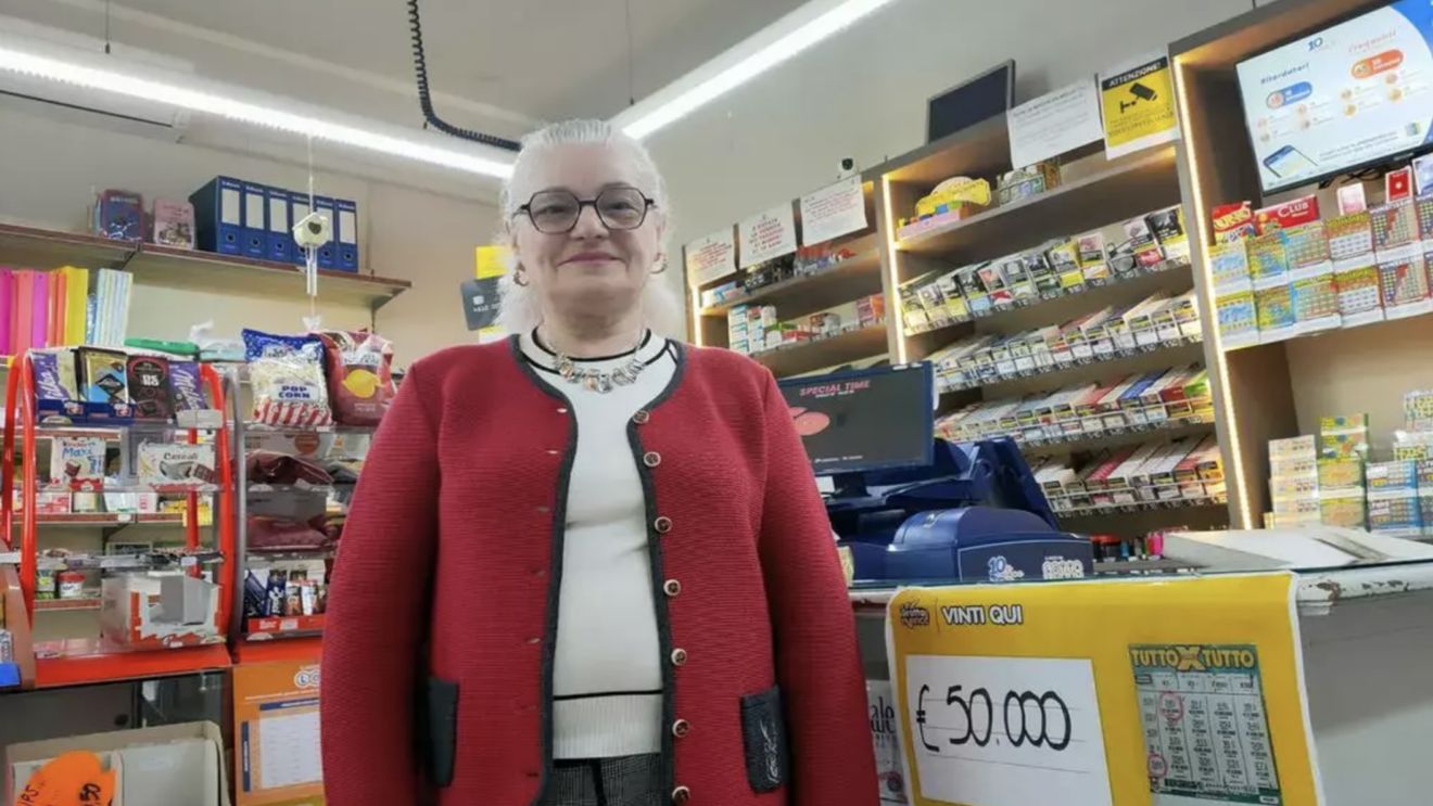 Vasilica a cumpărat un loz răzuibil cu doar 5 euro și a avut parte de surpriza vieții. A câștigat 50.000 de euro, dar nu-i poate încasa