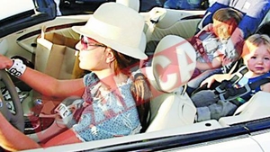 Britney s-a dat cu masina copiilor