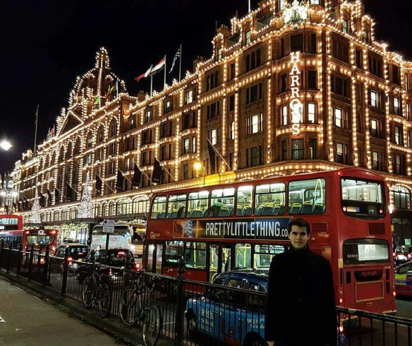 Claudiu studiază ingineria chimică la Londra
