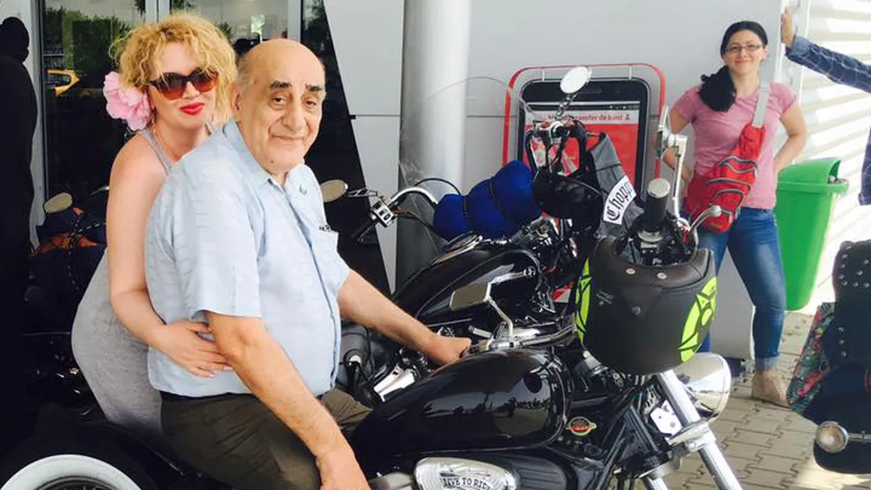 OANA LIS i-a dat voie lui Viorel să meargă aici! Mai mult, blonda l-a şi fotografiat