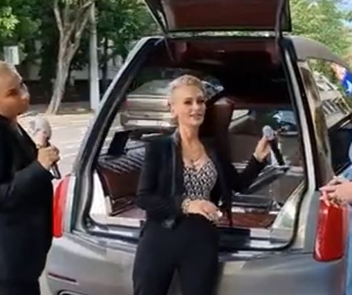 Cum arată dricul de lux în care Silviu Prigoană a fost condus pe ultimul drum. Gabriela Luțucar a dat o avere pe el