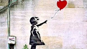 "The Art of Banksy". Banksy, celebrul ”artist graffiti”, expoziție de senzație în Arcul de Triumf