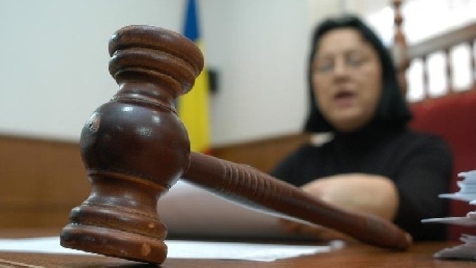 Judecătoarele Antonela Costache şi Viorica Dinu au fost arestate preventiv. Copilul uneia dintre ele va ajunge in grija statului