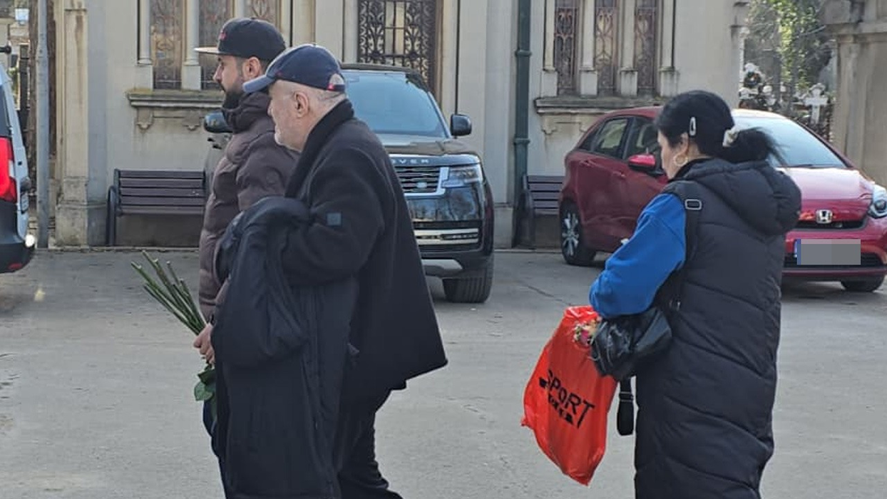Tatăl Loredanei Groza, înmormântat la cimitirul Bellu. Familia și apropiații își iau rămas-bun într-un mod special