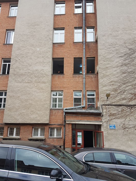 Renovarea unui etaj s-a făcut în 36 de ore