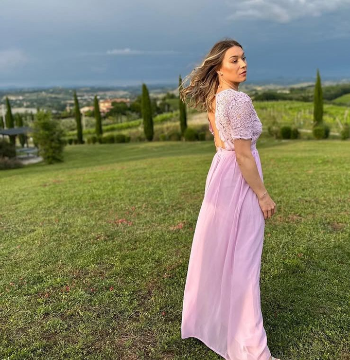Monica Roșu a prezentat știrile sportive, după ce s-a retras din gimnastică. sursă - social media