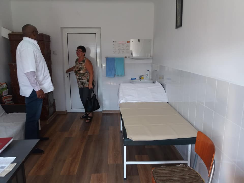 Pacienții din satul lui Marin Sorescu sunt încântați de ceea ce face pentru ei medicul Hisham Tageldin Mohamed Osman