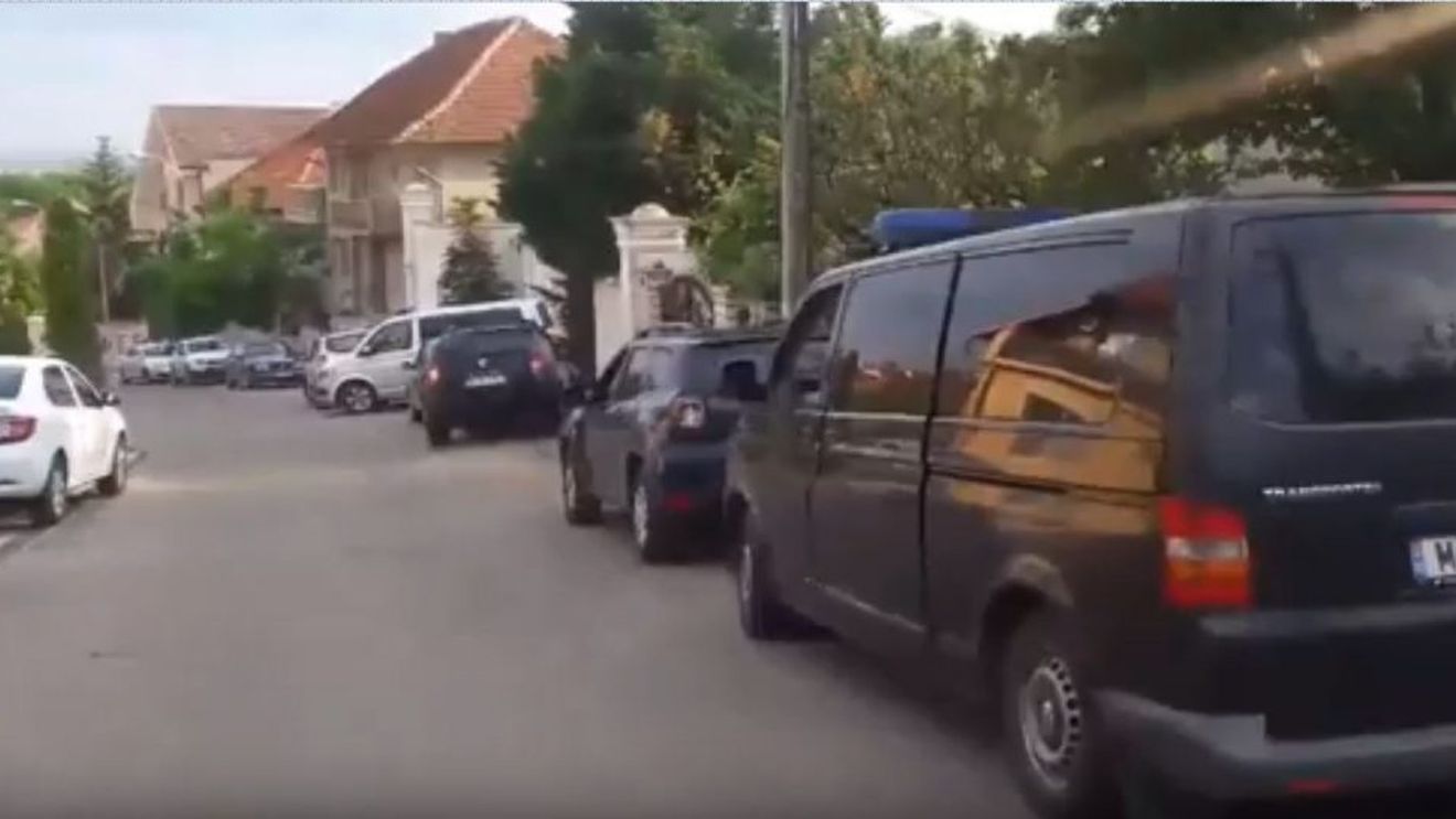 Victoraș Micula, în vizorul polițiștilor? Percheziții de amploare în cartierul VIP-urilor VIDEO