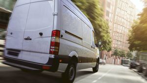 Surpriză de proporții! Ce au descoperit oamenii legii din Germania într-un microbuz românesc. Românul nostru "a uitat" limba, brusc