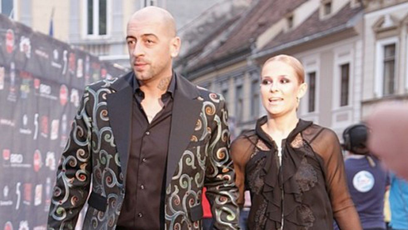 După 8 ani de căsnicie, CRBL a făcut anunţul! Ce îi transmite soţiei sale:,,Mă laşi...‘’