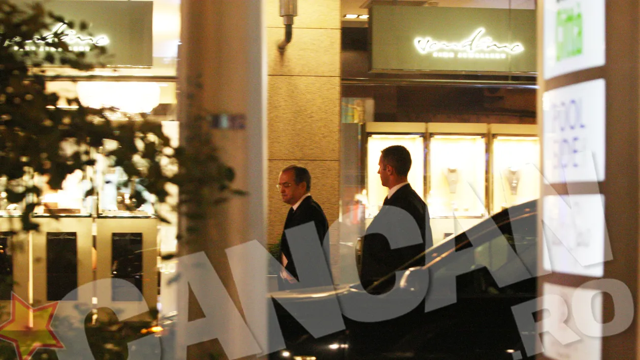 Emil Boc a retrait momentele de glorie de cand era premier! A venit in Bucuresti la un hotel de lux, cu sofer si aghiotant!