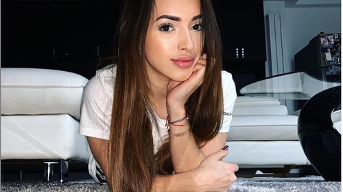 FOTO HOT: Larisa Iordache este SEXY și în izolare!