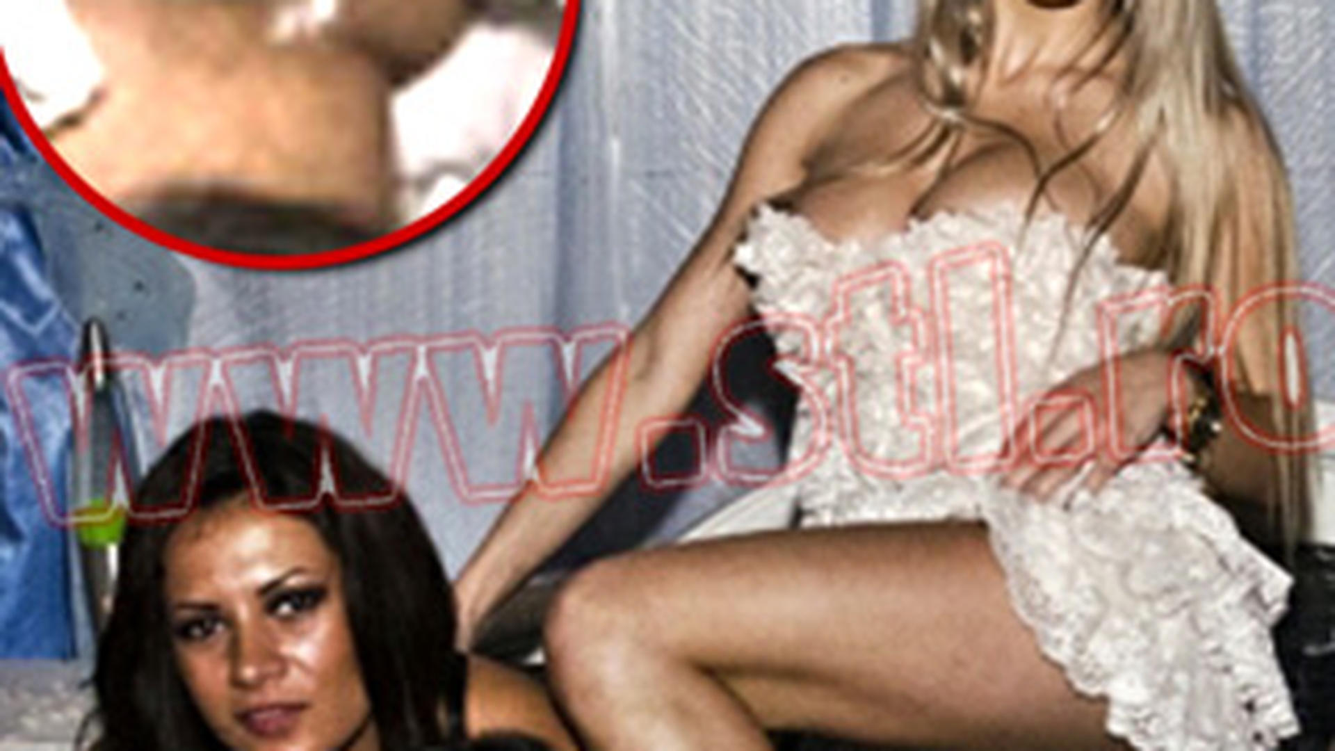 Cea mai penibila ipostaza pentru Andreea Spataru! Nu o sa crezi ce i s-a vazut intre picioare intr-o fotografie care trebuia sa fie sexy!