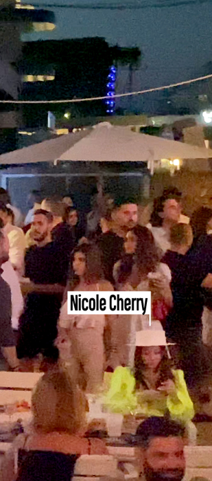 Viitoarea mămică Nicole Cherry, la LOFT
