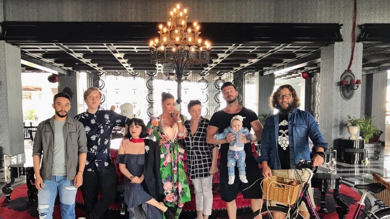 Cum şi-au păcălit Bianca Drăguşanu şi Victor Slav prietenii că vor juca într-o telenovelă! Iată scenariul descris pas cu pas