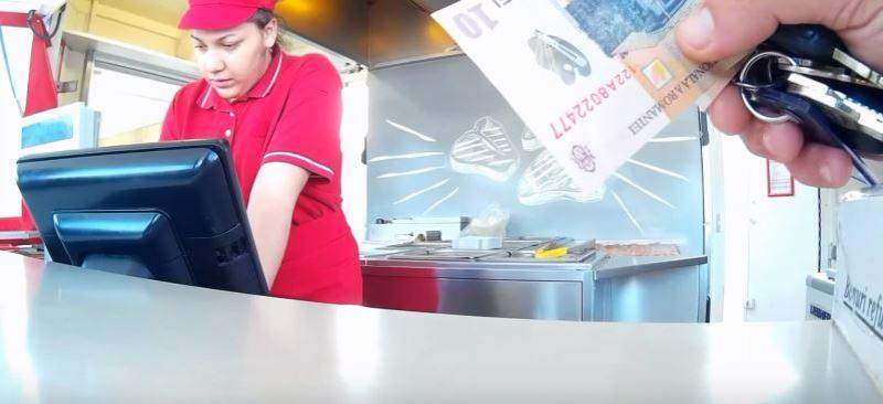 Poziţia oficială a Kaufland, după ce o angajată a refuzat să servească un bucureştean pentru că nu vorbea limba maghiară