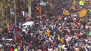 VIDEO / Catalonia şi-a proclamat independenţa, Madridul aprobă aplicarea articolului 155