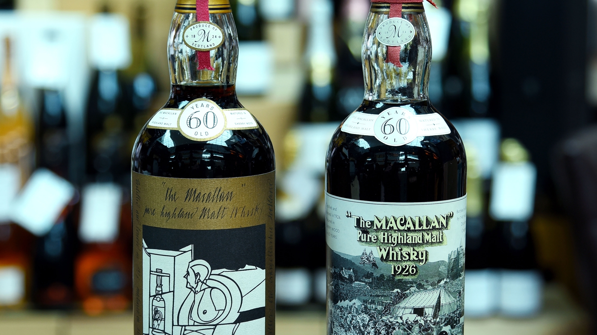 Un nou record mondial în vânzările de whisky: 1,2 milioane de dolari pentru două sticle de The Macallan 1926