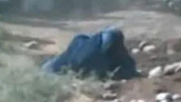 Un cuplu afgan a fost executat cu pietre pentru adulter