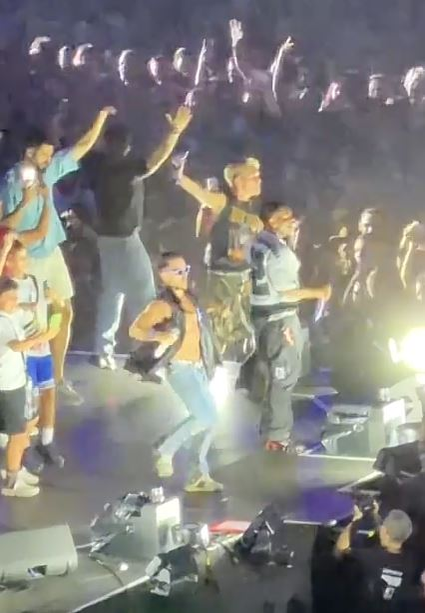 Emil Rengle, show de senzație alături de Flo Rida la UNTOLD! Rapper-ul american l-a dezbrăcat pe dansator pe scenă: „Mi-a dat hainele lui”